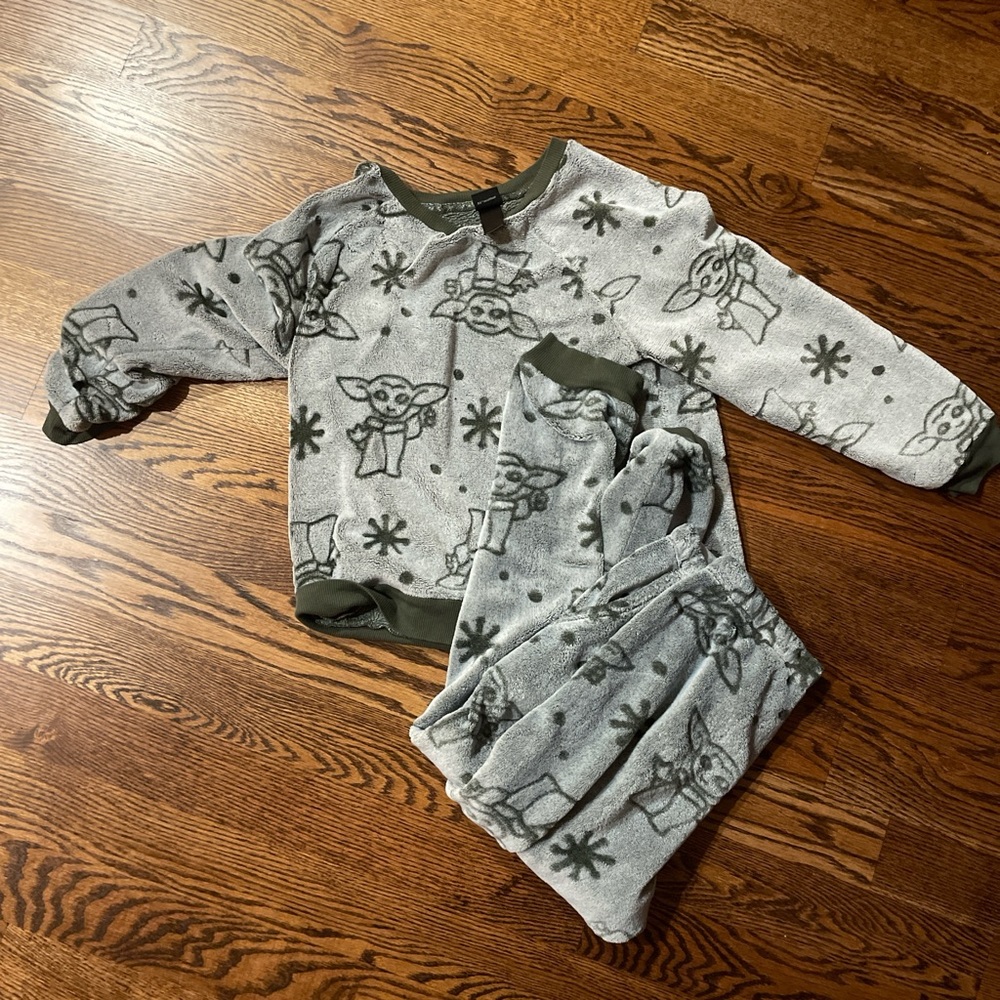 Gray and Green Star Wars Pajama Set